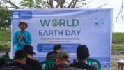 Peringati Hari Bumi, MODENA dan Marine Buddies WWF Bersihkan Pantai Tanjung Layar Putih