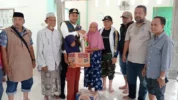 Bupati Luwu Utara Salurkan Bantuan untuk Korban Banjir di Desa Beringin Jaya