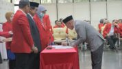 Rektor Unhas Lantik Pejabat Baru, Serahkan SK Profesor, dan Terima Dosen Lulusan S3